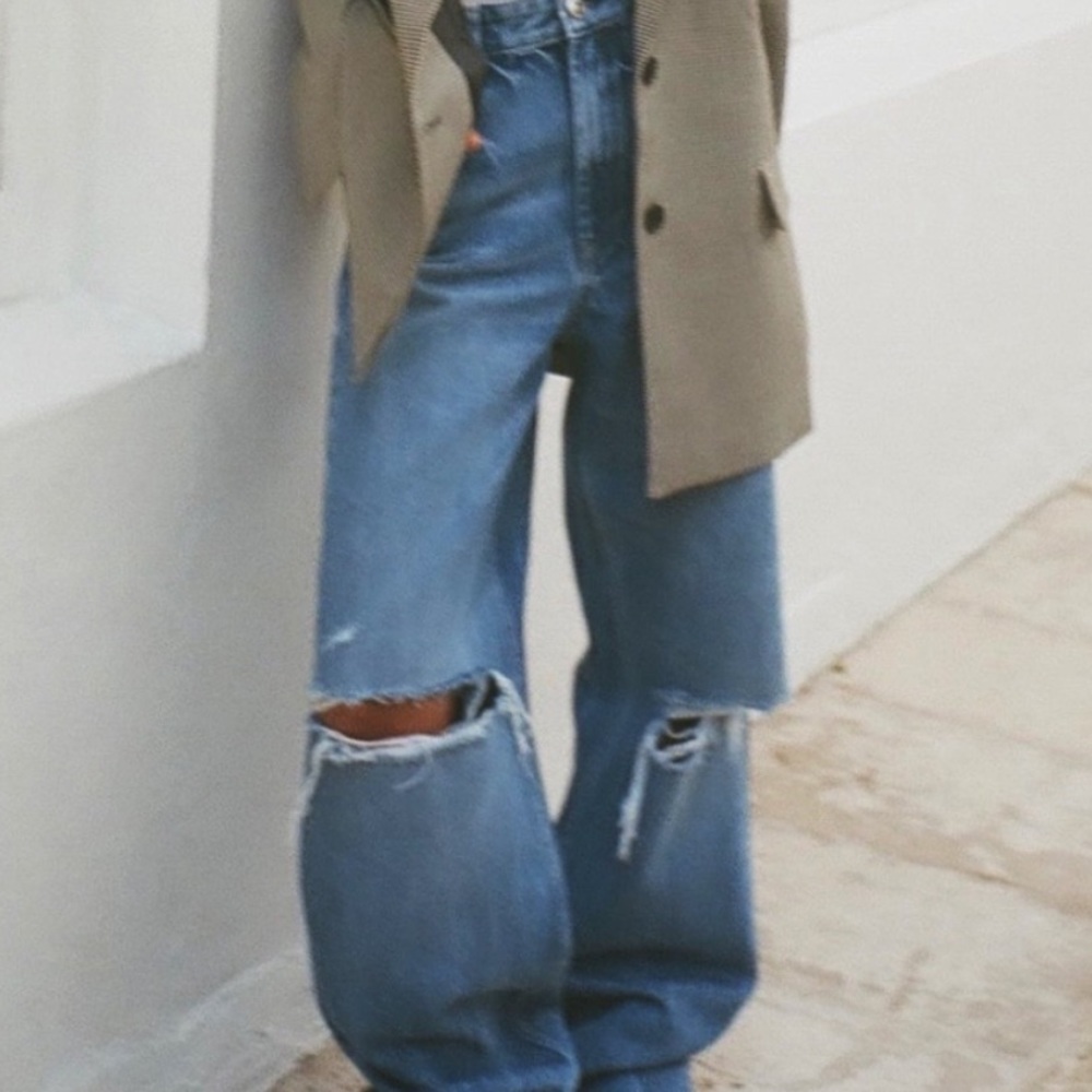 Zara hi rise wide leg denim jeans with knee rips